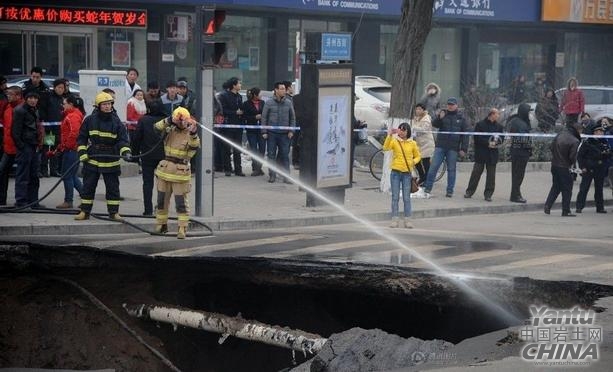“地陷奪命”事故頻發(fā)  監(jiān)管部門如何追究責(zé)任？